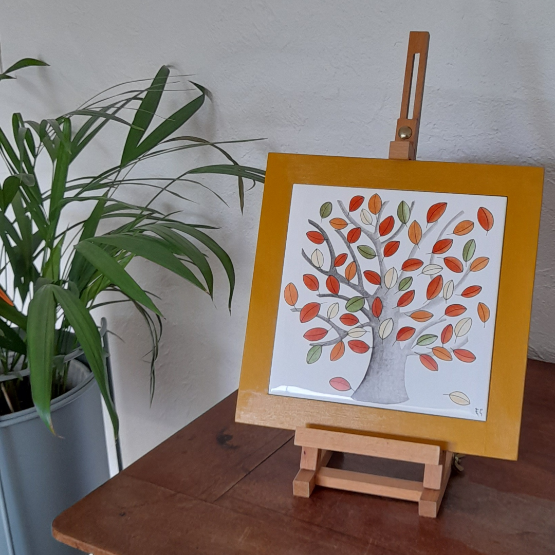 Photo de la décoration murale "Arbre en automne", carreau de céramique peint à la main sur trépied