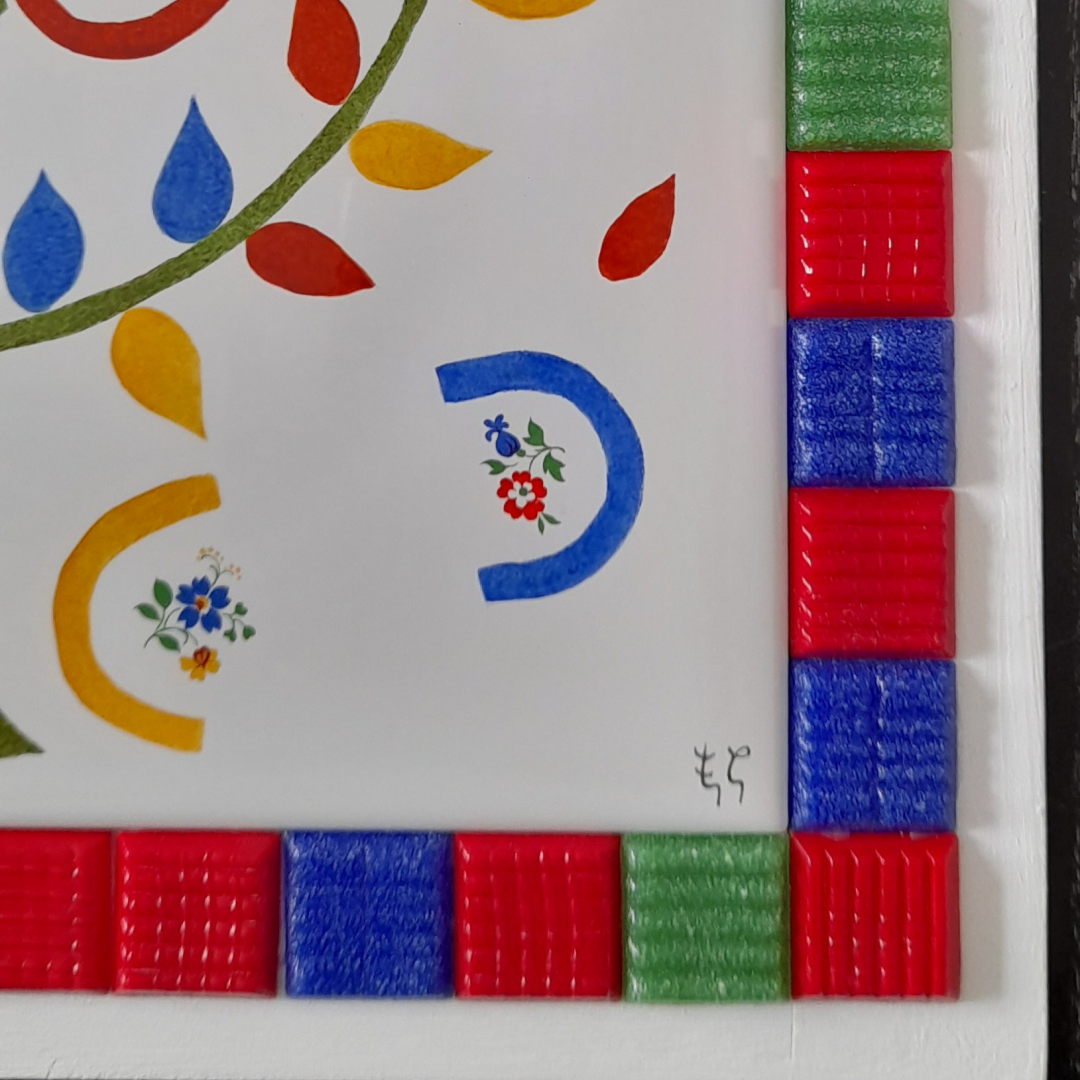 Détail des couleurs et mosaïques de la décoration murale "Arbre aux chromos", carreau de céramique peint à la main