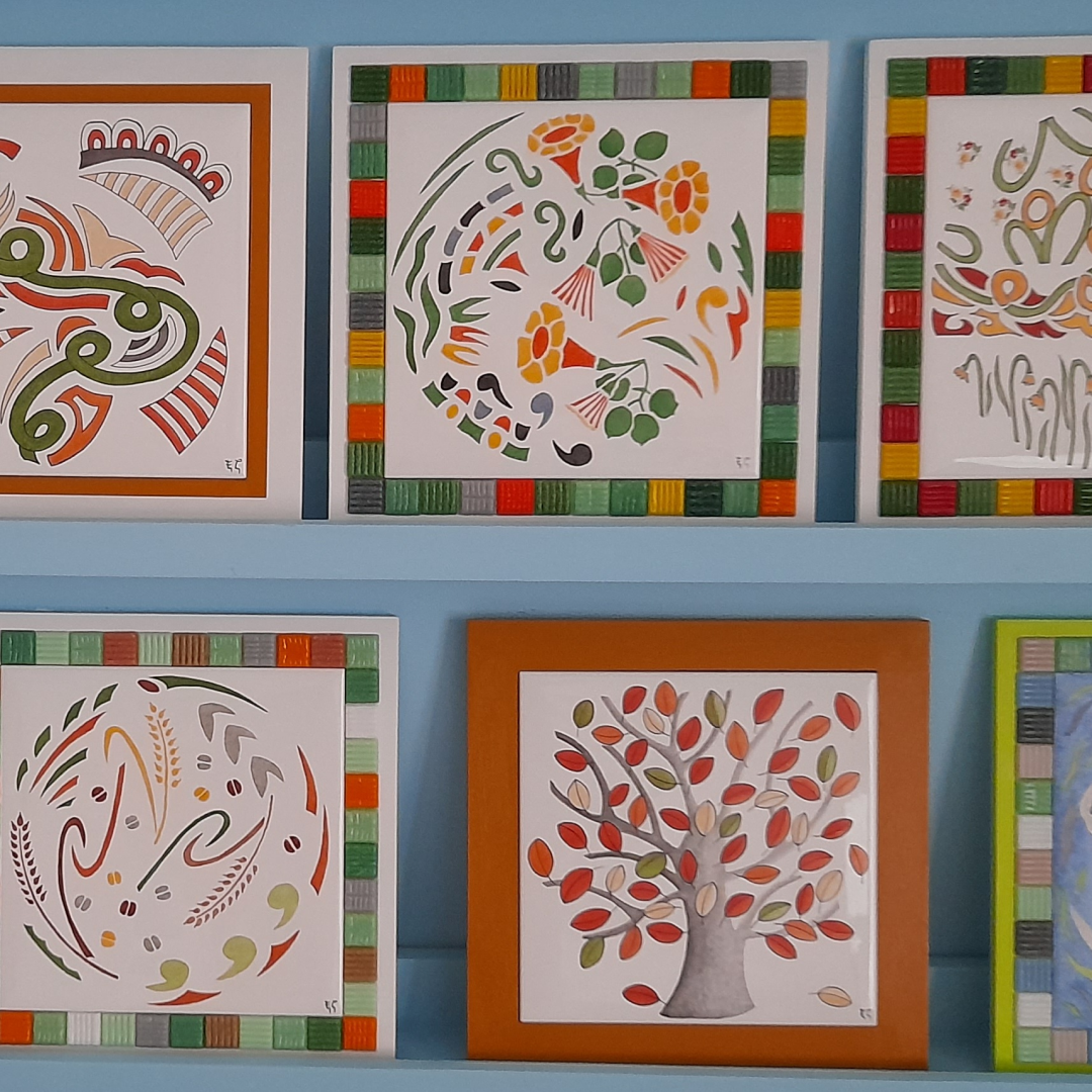 Photo de la décoration murale "Bignone" et d'autres carreaux de céramique peints à la main