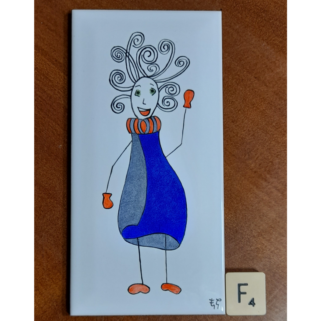 Figurine fille F4 – Image 2